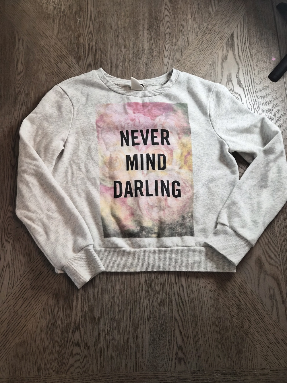 Abercrombie & Fitch Light Gray Crewneck Sweatshirt with Floral Graphic